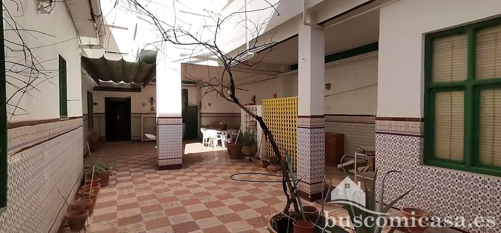 Casa en Alfonso X El Sabio, Linares. photo 0
