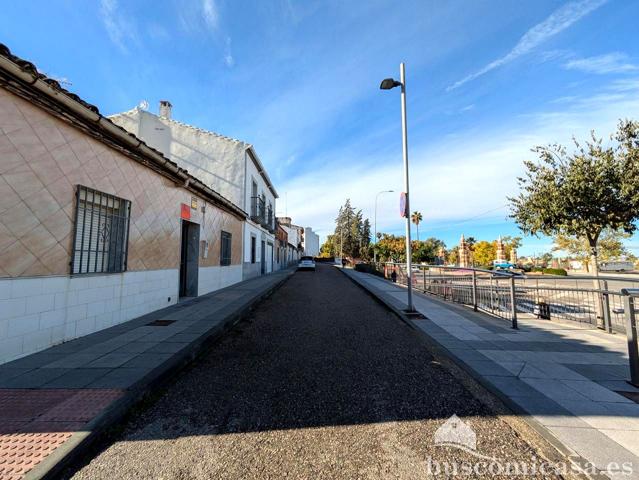 Casa para reformar en Glorieta América, Linares. photo 0