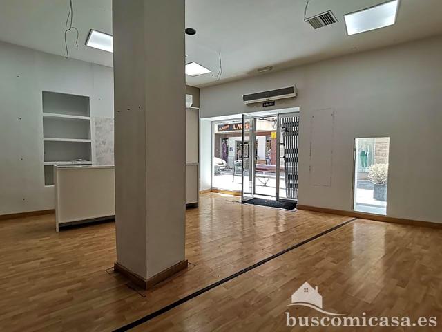 Vivienda en 1ª planta y local comercial photo 0