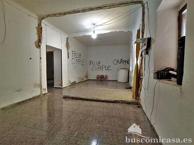 Buena casa a reformar con magnífica azotea photo 0