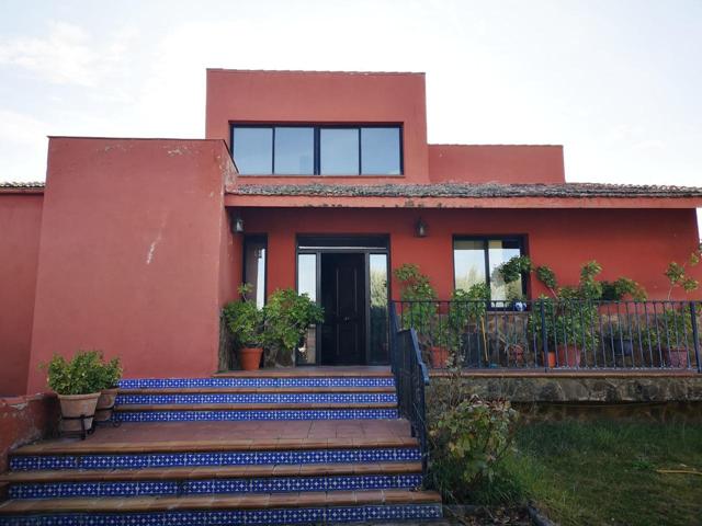 Casa - Chalet en venta en Linares de 328 m2 photo 0