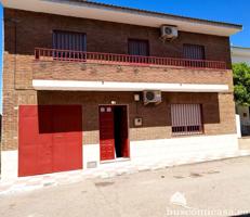 Casa en Calle Industrial, Torreblascopedro. photo 0