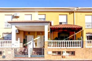 Fantástica casa en Torreblascopedro. photo 0