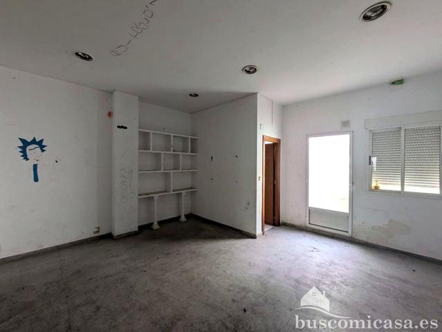 Local en venta en Linares de 65 m2 photo 0