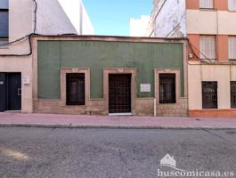 Casa de planta baja en el corazón de Linares. photo 0