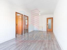 Piso En venta en Cornellà De Llobregat photo 0