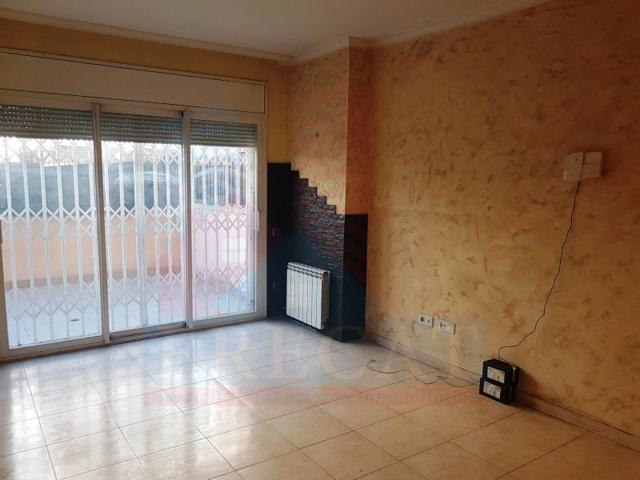 Piso En venta en Santa Perpètua De Mogoda photo 0