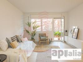 Piso En venta en Castellar Del Vallès photo 0