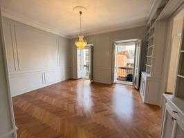 Exclusiva vivienda señorial en alquiler en Calle Marqués del Duero photo 0