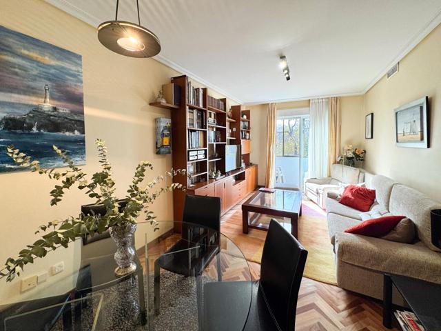 Piso En venta en Ventas, Madrid photo 0