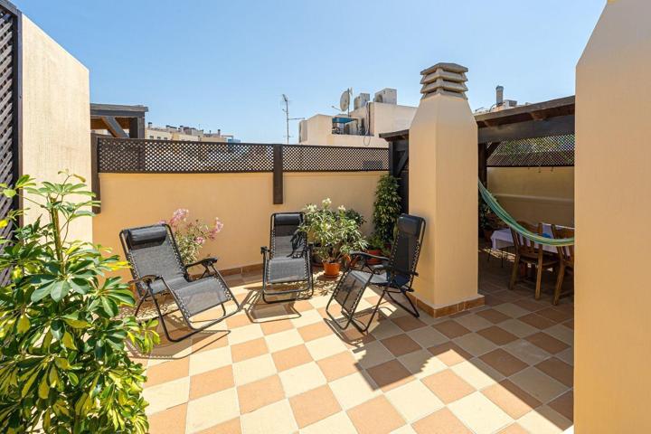 Fantástica vivienda en Urbanización los Pinos, Playa de El Campello . photo 0