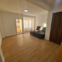 Piso en venta reformado en calle Dr. Bergez, Carolinas. photo 0