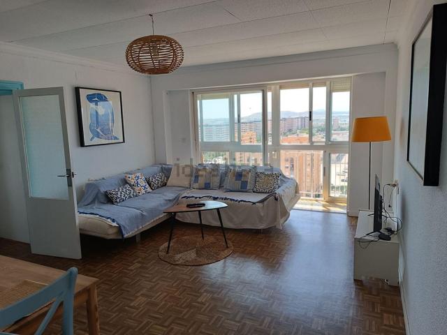 Amplia vivienda con estupendas vistas al mar en la zona de Benalúa. photo 0