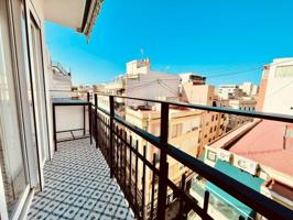 Fantástica vivienda en última planta en la zona del Centro Tradicional. Alicante photo 0