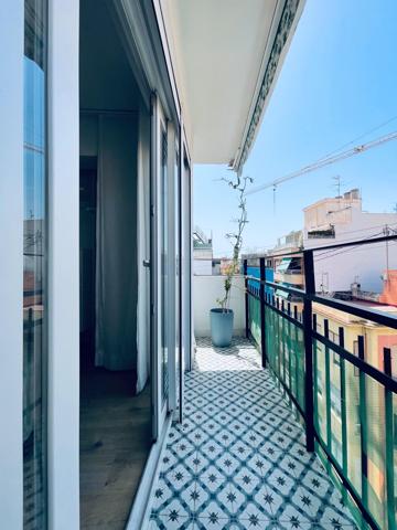 Fantástica vivienda en última planta en la zona del Centro Tradicional. Alicante photo 0