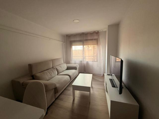 Bonita vivienda reformada en alquiler temporal, zona Virgen del Socorro. photo 0