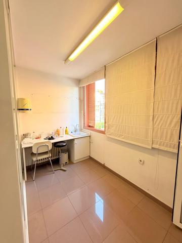 Estupenda oportunidad de amplia vivienda en la Rambla. photo 0