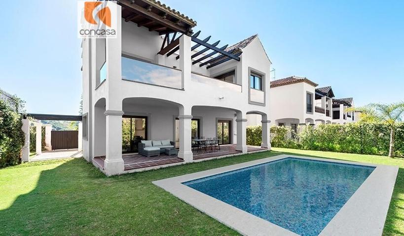 Chalet de 3 dormitorios en Estepona photo 0