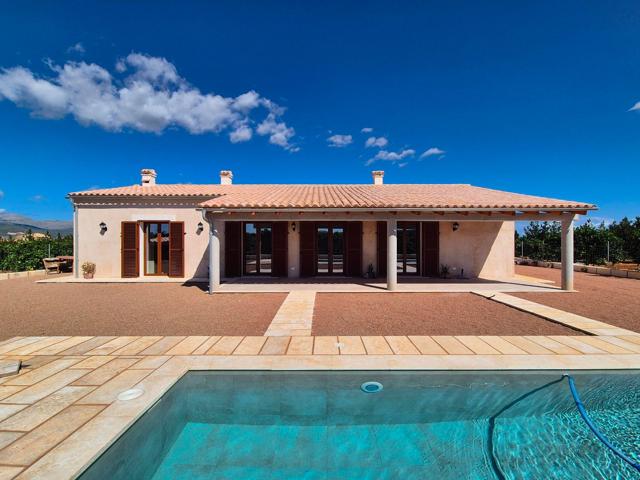 Chalet en finca rústica con piscina de alquiler en Muro photo 0