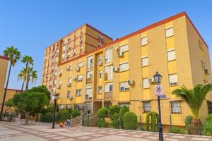 Piso en Nueva Sevilla junto al Polideportivo 75 m², muy luminoso photo 0