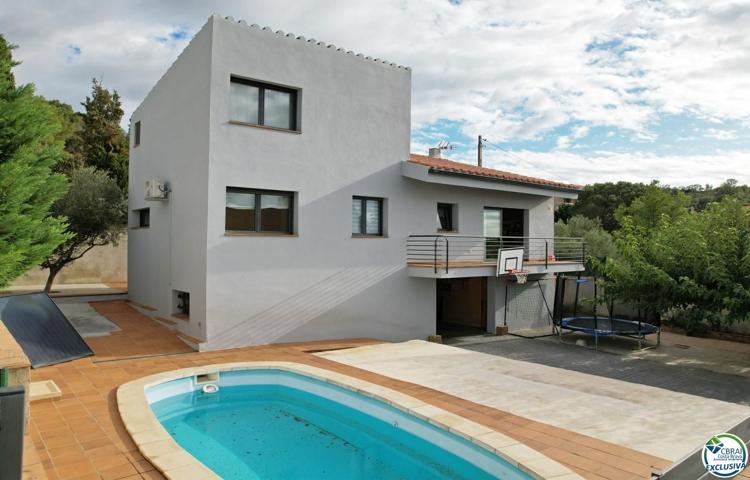 VILAJUÏGA Espectacular casa con garaje, piscina y jardín photo 0
