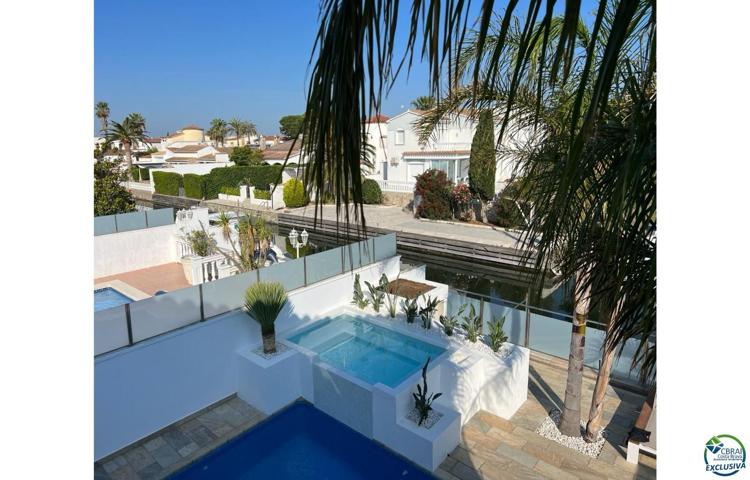 FALCONERA Empuriabrava hermosa casa moderna con piscina y amarre de 15m cerca de la playa photo 0