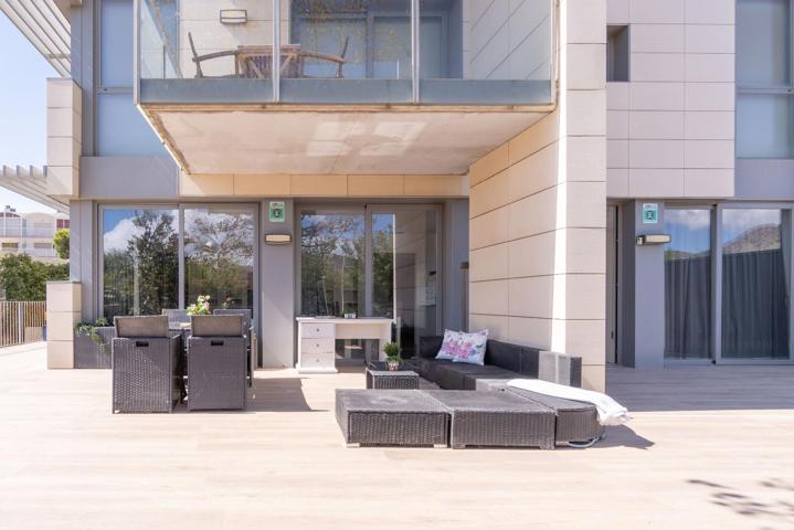 CLOT DELS FRANQUETS Exclusiva planta baja de 3 dormitorios con 224 m2 de terraza y jardín a 200m de la playa photo 0