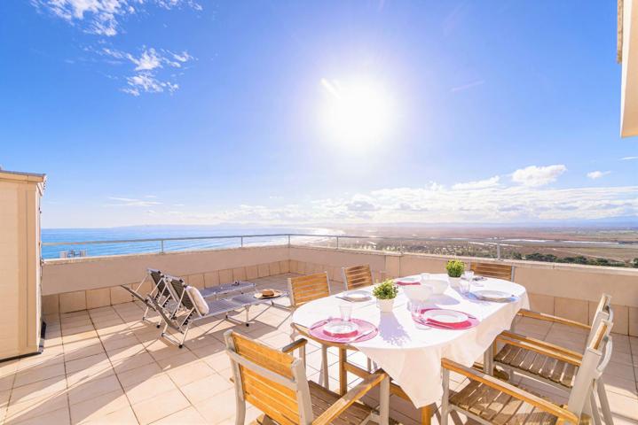 ÀNCORA Ático con dos dormitorios y gran terraza con vistas al mar y con licencia turística photo 0