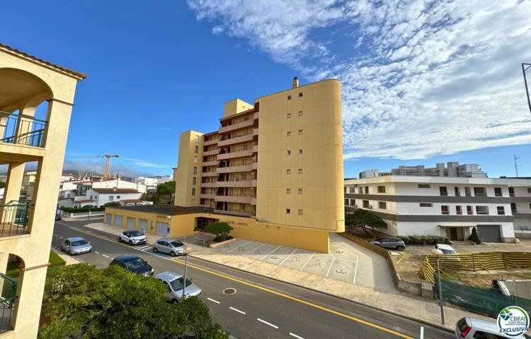 SANTA MARGARIDA Apartamento de un dormitorio con terraza de 8'75m2 y con licencia turística a 240 m del mar photo 0