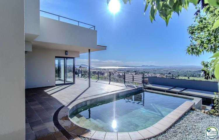 MAS BOHERA Preciosa casa con piscina y garaje privado y con vistas a la bahía de Roses photo 0