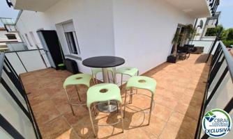 SANT MORI Apartamento reformado de 3 dormitorios, gran terraza y con  licencia turística a 300 m de la playa photo 0