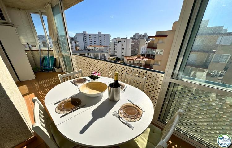 SANTA MARGARIDA Apartamento con dos dormitorios, gran terraza y a 300m de la playa photo 0