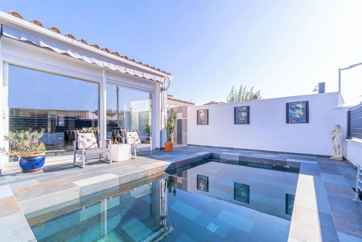 CARLIT Moderna casa reformada con 3 dormitorios, piscina y licencia turística photo 0
