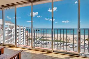 SYLVIA Apartamento de 2 dormitorios a reformar con impresionantes vistas al mar photo 0