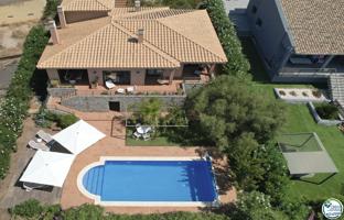 PALAU SAVERDERA Villa construida sobre una parcela de 806m², con un amplio jardín y piscina privada photo 0