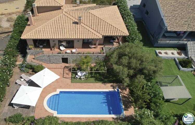 PALAU SAVERDERA Villa construida sobre una parcela de 806m², con un amplio jardín y piscina privada photo 0