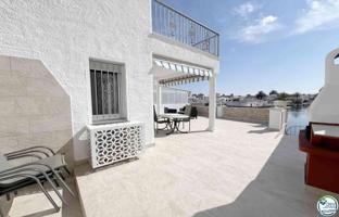TORDERA Acogedora casa reformada con amarre privado de 8 x 3 metros en Empuriabrava photo 0