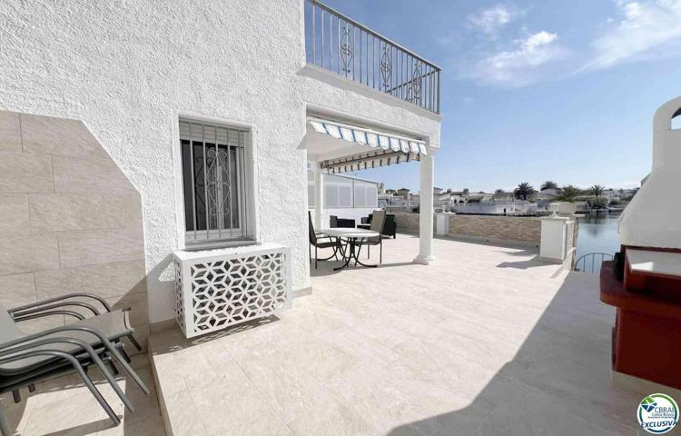 TORDERA Acogedora casa reformada con amarre privado de 8 x 3 metros en Empuriabrava photo 0