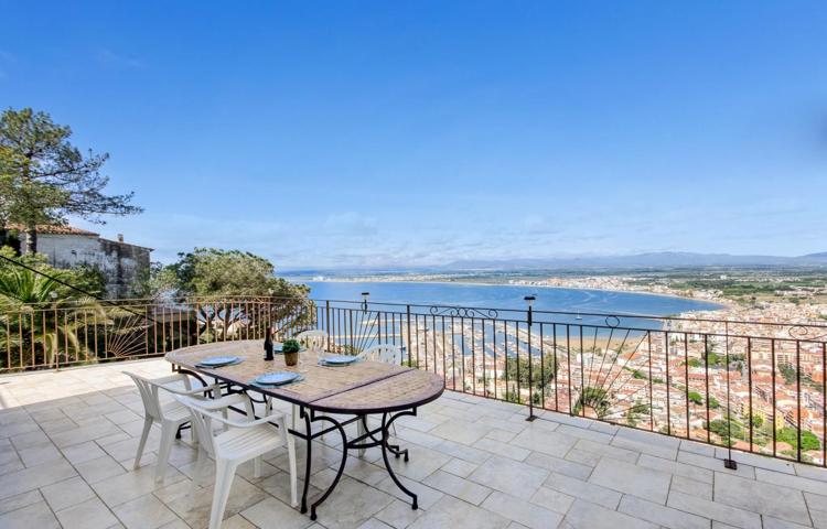 PUIG ROM Villa mediterránea con alma, vistas impresionantes y oportunidad única de inversión en Roses photo 0