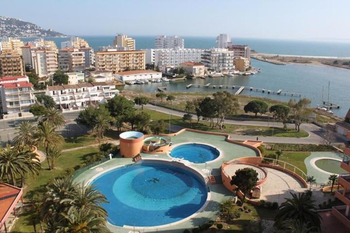 SANTA MARGARIDA Apartamento de 3 dormitorios con piscina y jardines comunitarios y con licencia turística photo 0
