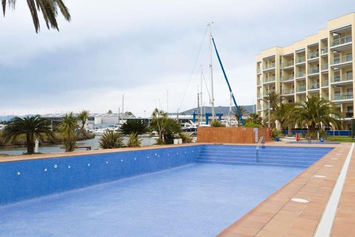 SANTA MARGARIDA Amplio apartamento con terraza, parking, trastero, vistas al mar y piscina photo 0