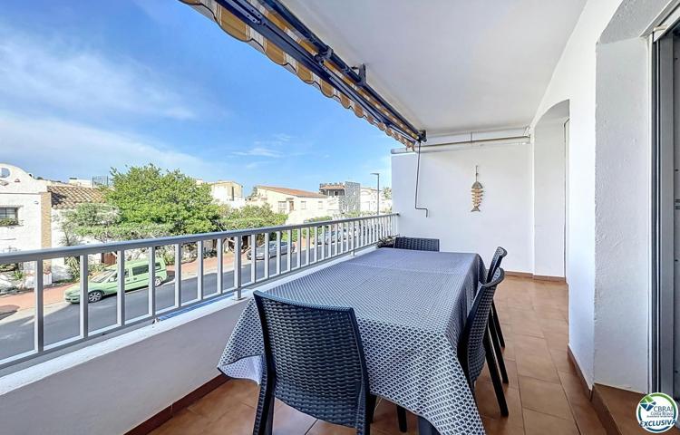 PATTAYA Apartamento de dos dormitorios con licencia turística cerca de la playa de Empuriabrava photo 0