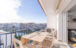 PORT EMPORDÀ Precioso apartamento en la última planta con vistas al canal y amarre privado photo 0