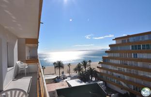 SANTA MARGARIDA Apartamento en primera línea de mar con licencia turística en Roses Costa Brava photo 0