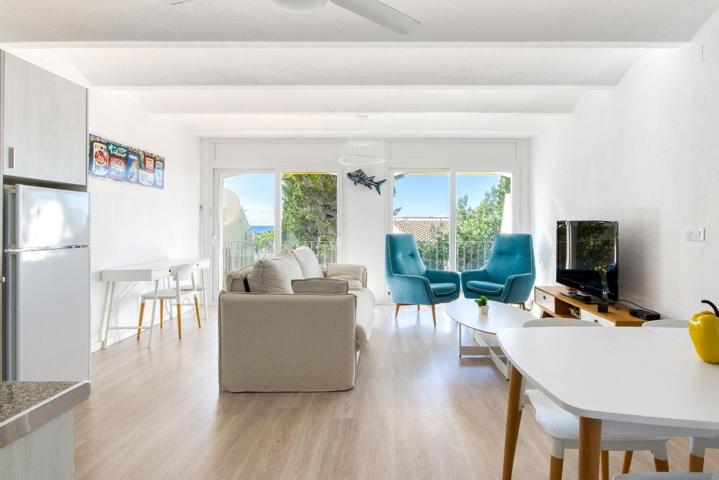 CANYELLES PETITES Exclusivo apartamento reformado a 50 metros de la playa de Canyelles Petites Roses photo 0