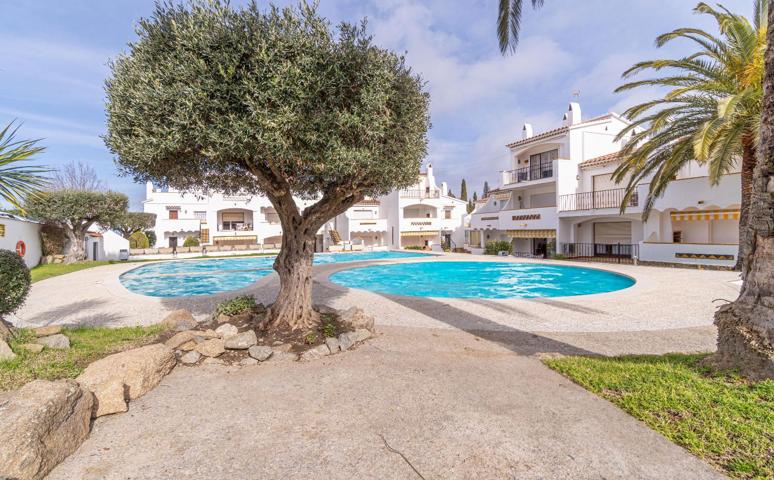 ELS JARDINS Encantador apartamento con piscina, jardines y parking comunitarios photo 0