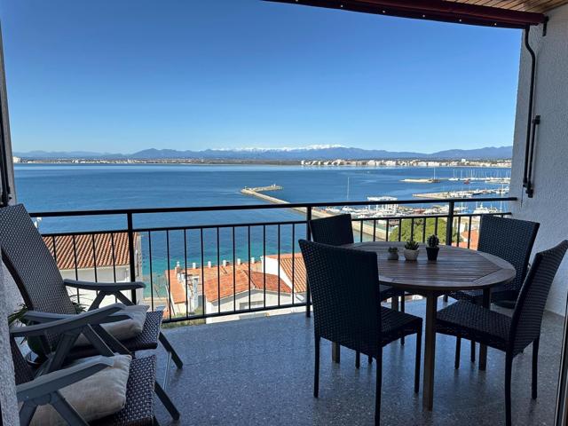 FAR Apartamento con gran terraza frente al mar y a la bahía de Roses photo 0