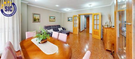 AMPLIO Y BONITO PISO AL LADO DE LA PLAYA MALVARROSA photo 0