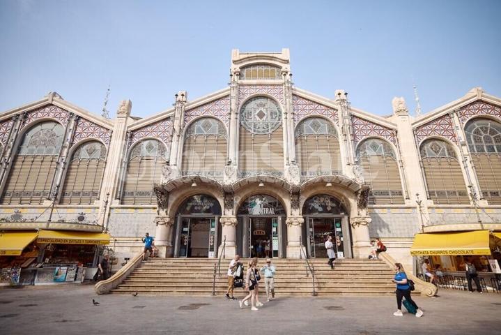 EDIFICIO EN VENTA EN EL CORAZÓN DE CIUTAT VELLA JUNTO A LA LONJA Y EL MERCADO CENTRAL DE VALENCIA CON USO MIXTO photo 0