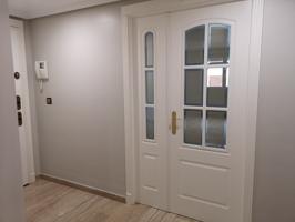 ATENCION INVERSORES !!PISO DE LUJO EN VENTA JUNTO A RENFE photo 0